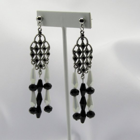 1 to 3 Black & White Beaded Jewelry Set - Picture 4 of 5